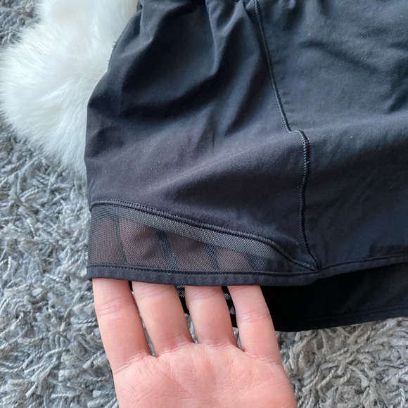 lululemon athletica Hotty Hot Low-Rise Lined Short - Picture 4 of 9